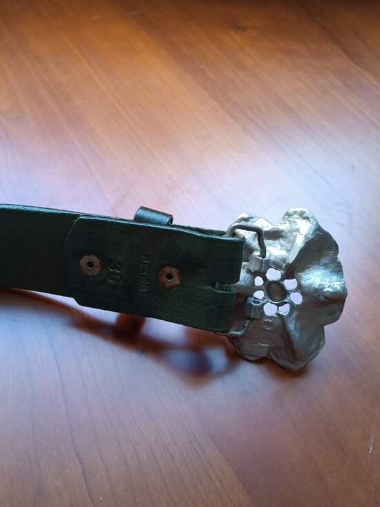 Pre-Loved Women\'s Green Woven Leather Belt with Hibiscus Flower Buckle 36 Inch main image 10